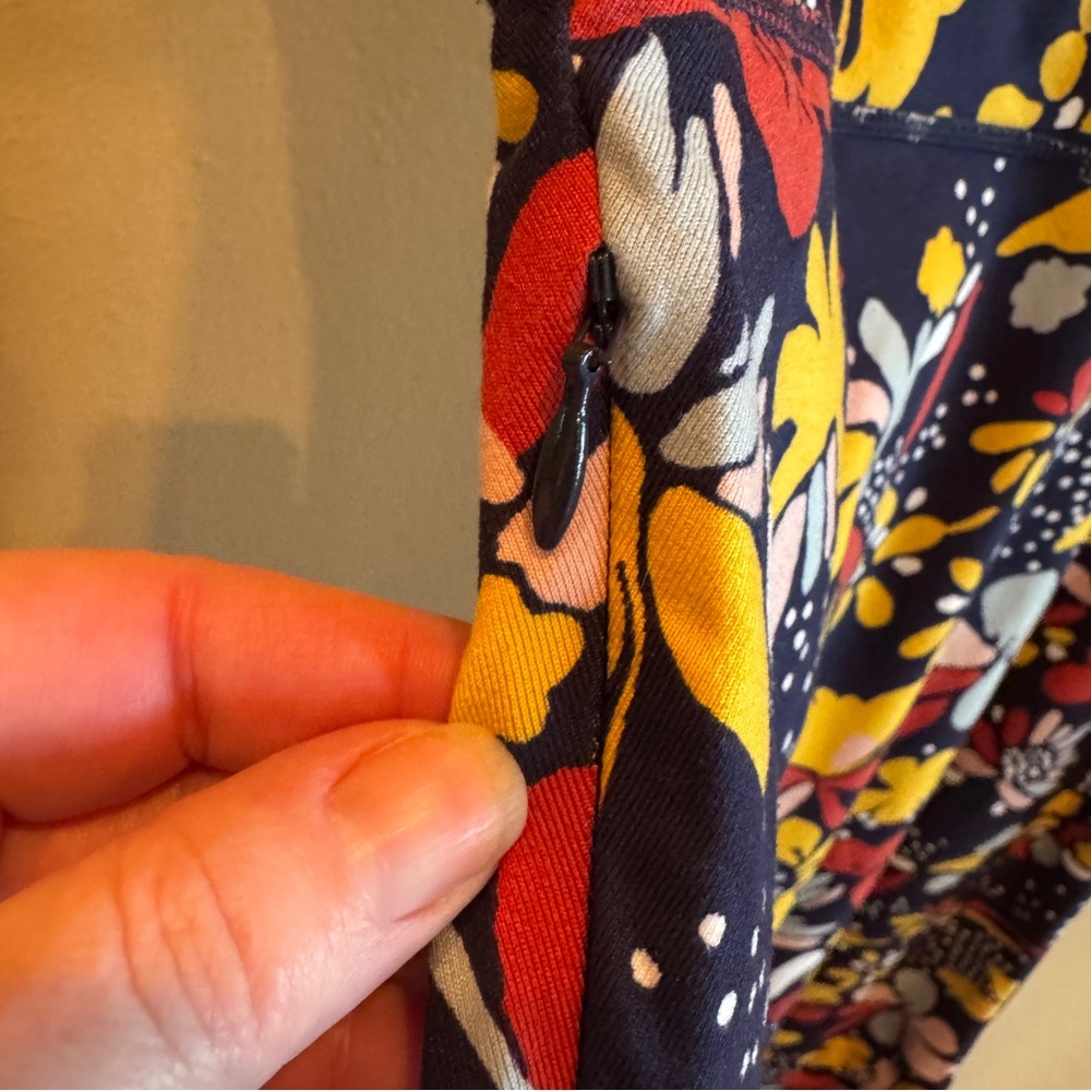 Title nine. Super soft floral print dress. Extra small. XS - Picture 3 of 8